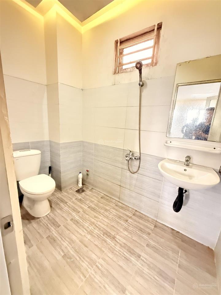 Bán nhà trường chinh 4 tầng 45 m2 gần nhà ga t3 sân bay nhỉnh 5 tỷ!