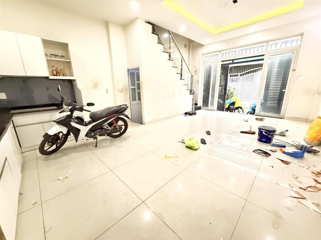 Bán nhà trường chinh 4 tầng 45 m2 gần nhà ga t3 sân bay nhỉnh 5 tỷ!