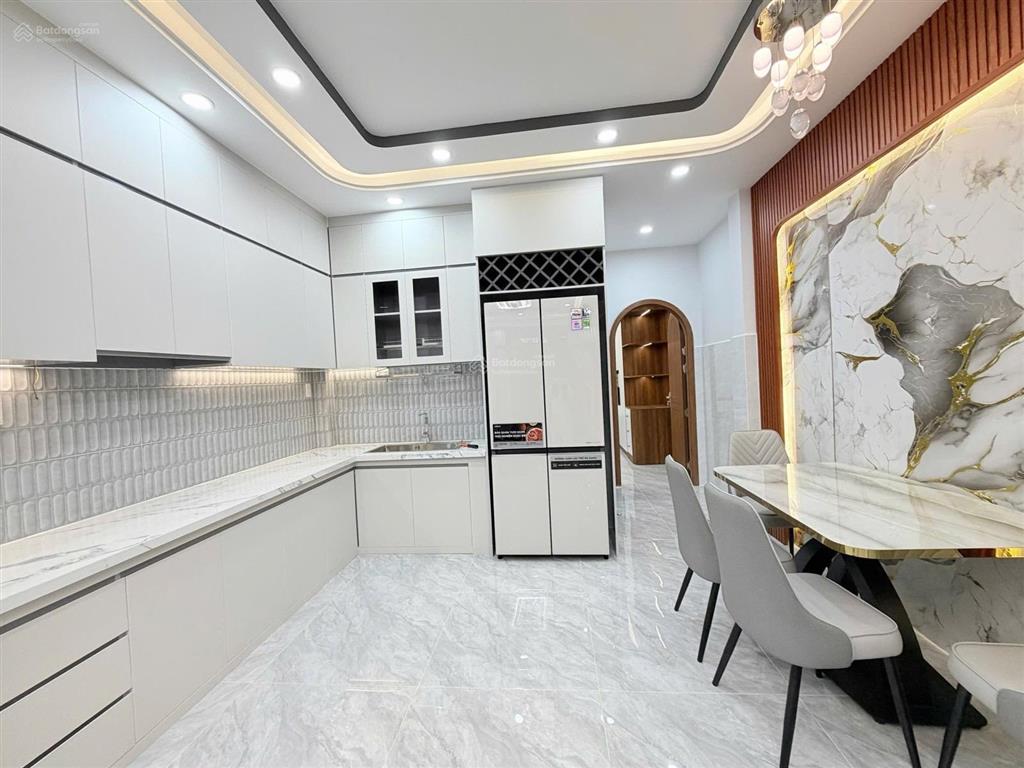 Bán nhà riêng tại hẻm 373, lý thường kiệt, 50m2, 7,8 tỷ, nhiều tiện ích, chính chủ đẹp