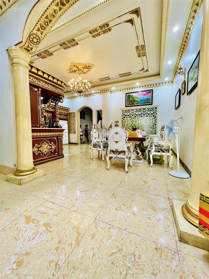 Ngộp bank giảm 10 tỷ bán gấp biệt thự dát vàng tân phú mặt tiền kd gần 300 m2 chỉ còn hơn 30 tỷ