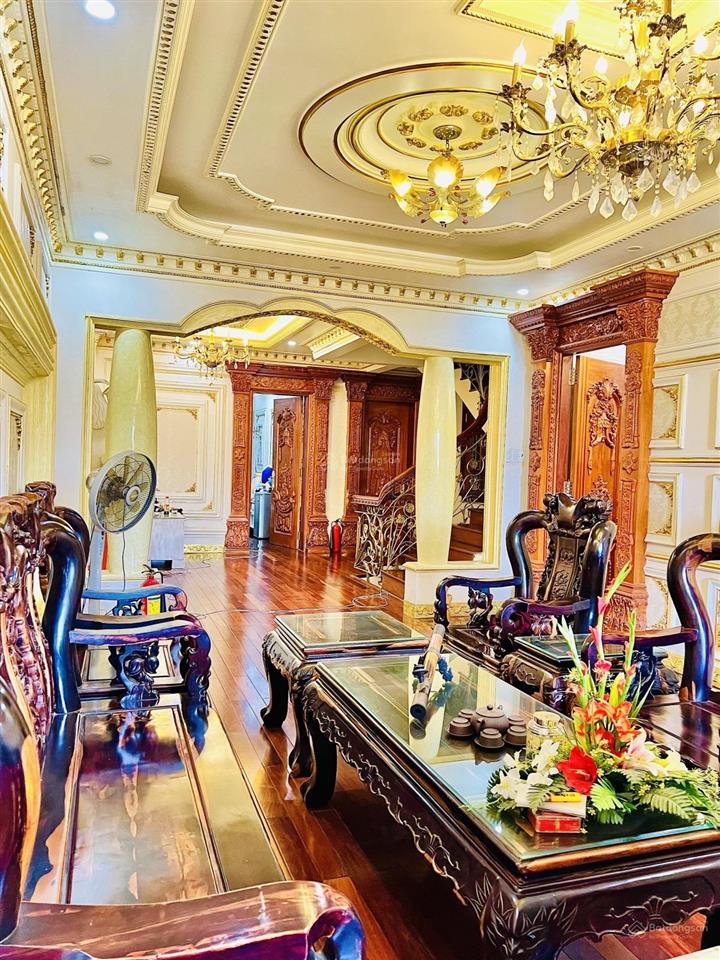 Ngộp bank giảm 10 tỷ bán gấp biệt thự dát vàng tân phú mặt tiền kd gần 300 m2 chỉ còn hơn 30 tỷ
