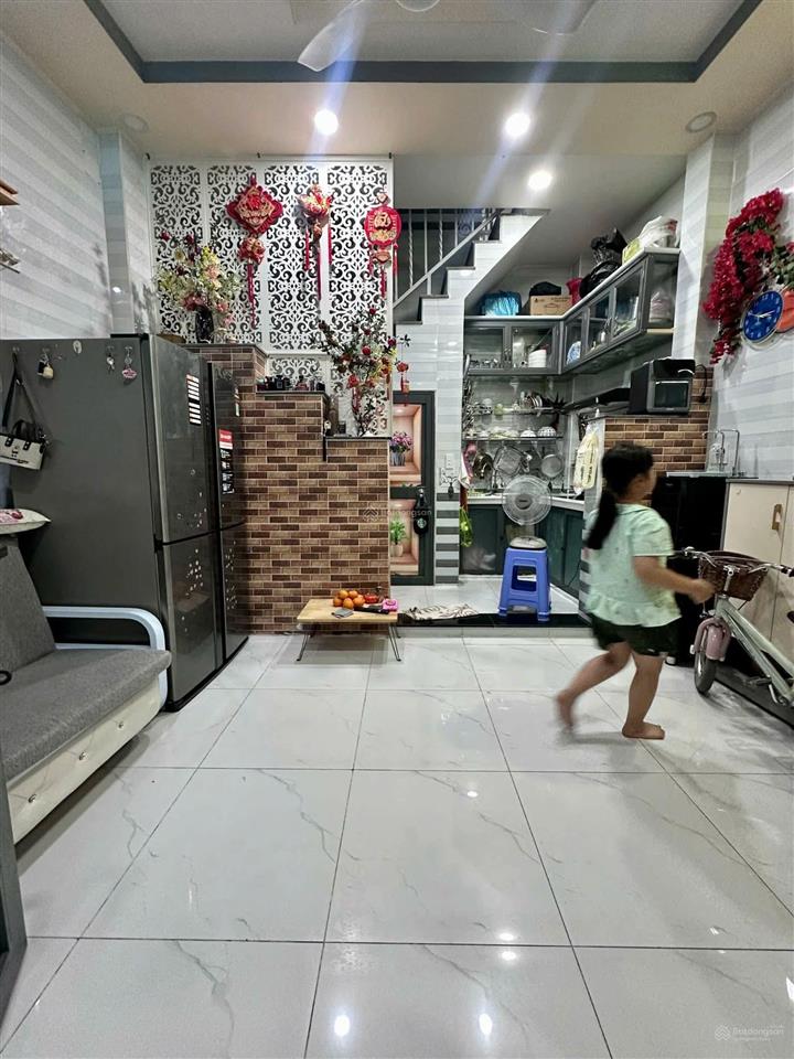 Bán nhà cách mạng tháng tám gần công viên lê thị riêng quận 3  4 pn chỉ hơn 3 tỷ!