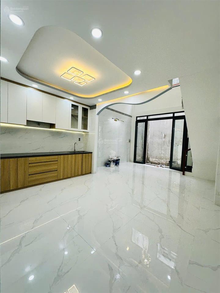 Cắt lỗ 500 triệu bán nhà 3 phòng ngủ  mới  hxh lũy bán bích tân phú 5,5 tỷ.