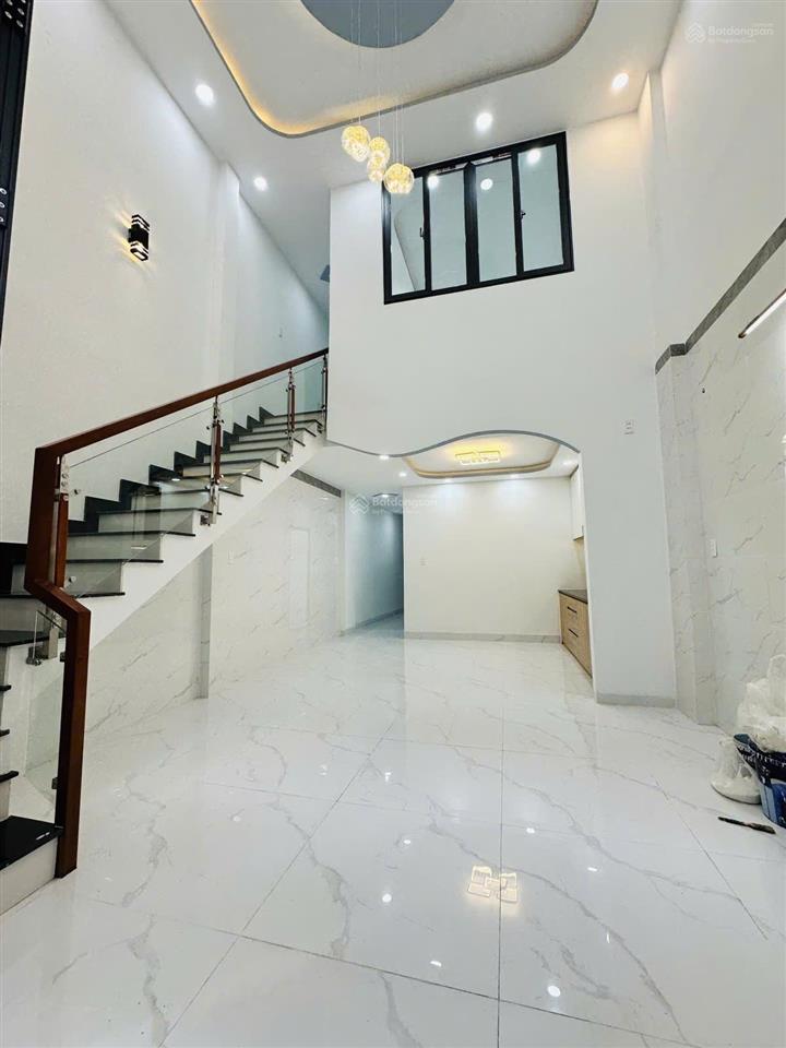 Cắt lỗ 500 triệu bán nhà 3 phòng ngủ  mới  hxh lũy bán bích tân phú 5,5 tỷ.