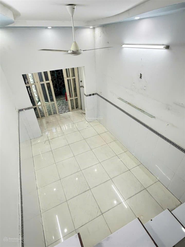 Bán nhà tân phú hẻm xe hơi thạch lam  trần quang cơ 40m2  3 tầng nhỉnh 4 tỷ.
