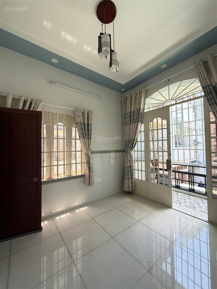 Bán nhà tân phú hẻm xe hơi thạch lam  trần quang cơ 40m2  3 tầng nhỉnh 4 tỷ.