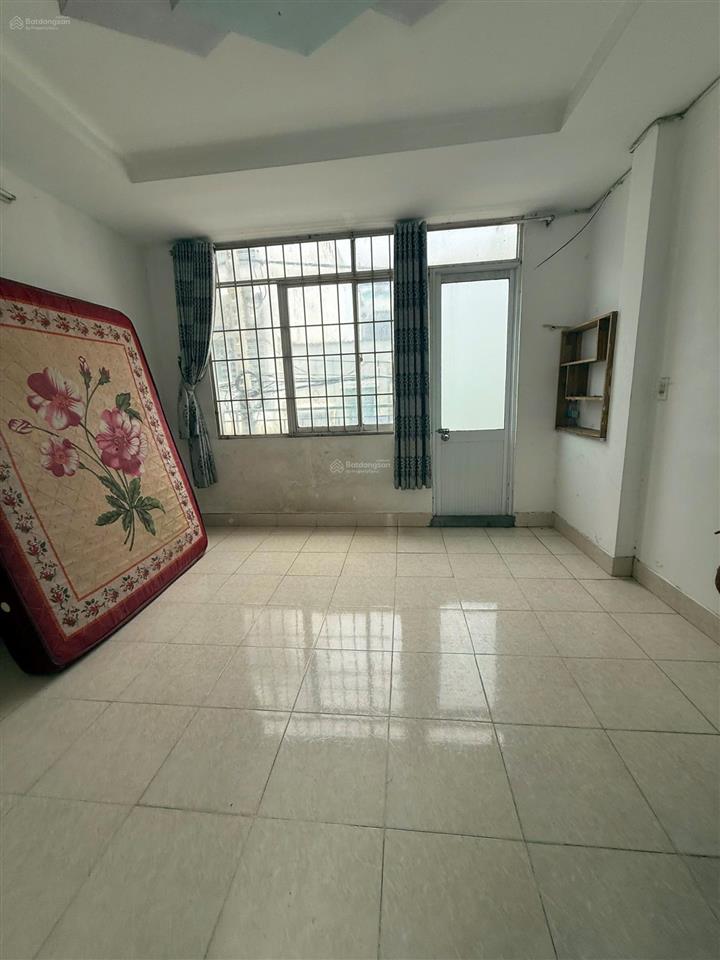 Cho thuê nhà nguyên căn bình tân hxh 3 tầng, giá 7 triệu