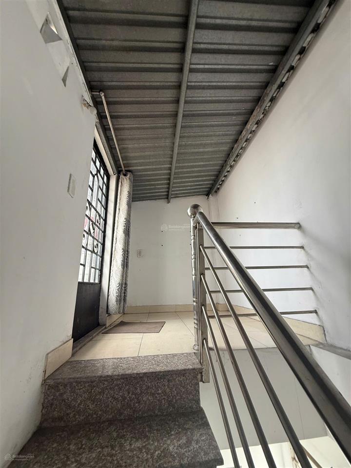 Cho thuê nhà nguyên căn bình tân hxh 3 tầng, giá 7 triệu
