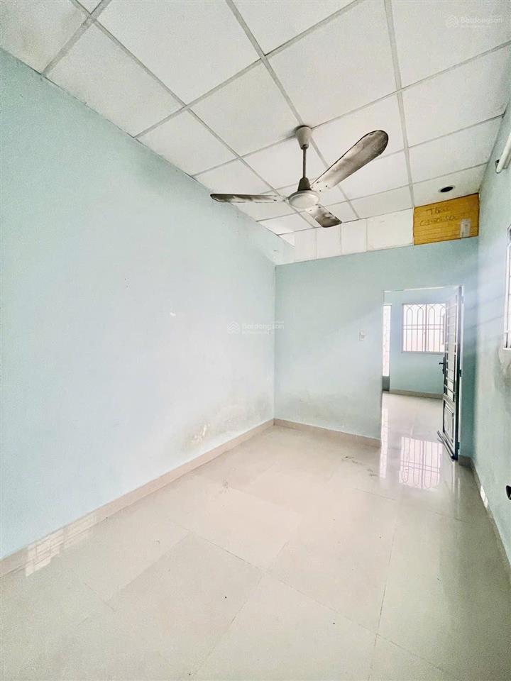 Nhà bán ngay đại học công thương lê trọng tấn tân phú chỉ hơn 2 tỷ.