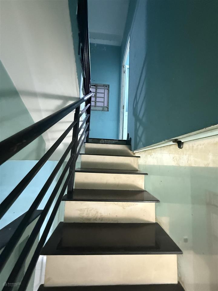 Cho thuê nhà nguyên căn mặt tiền kd liên khu 56 bình tân 4pn giá 8 triệu!