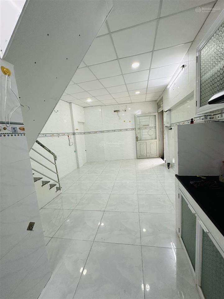 Bán nhà tân bình 28 m2 lạc long quân nhỉnh 2 tỷ!