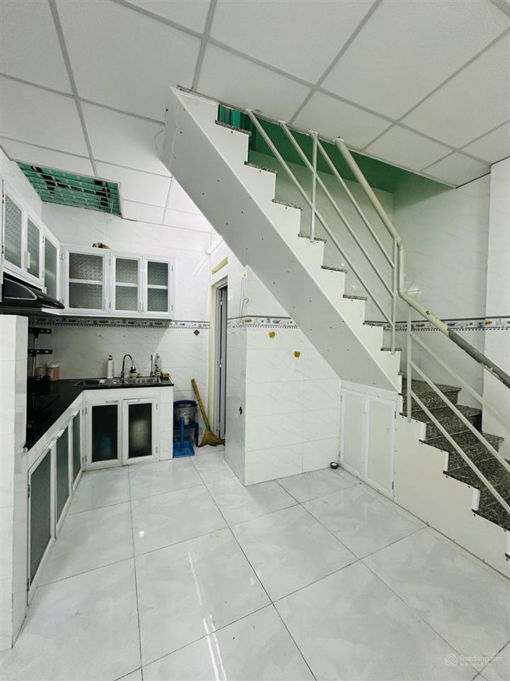 Bán nhà tân bình 28 m2 lạc long quân nhỉnh 2 tỷ!