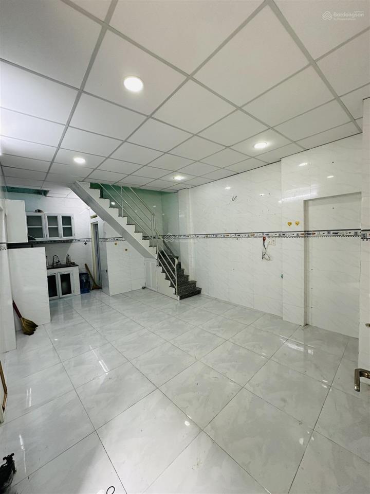 Bán nhà tân bình 28 m2 lạc long quân nhỉnh 2 tỷ!