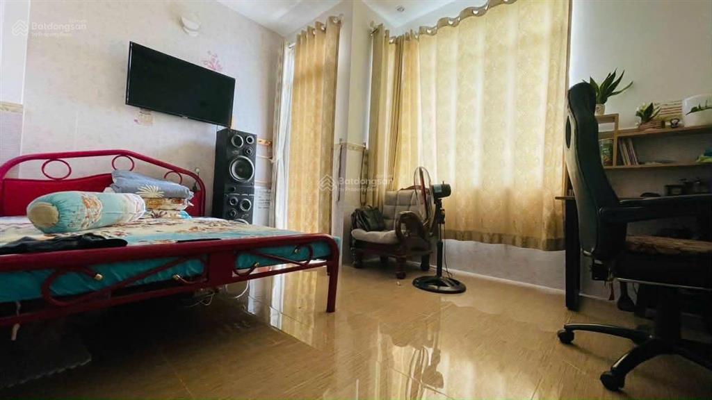 Chính chủ bán nhà hxh 373 lý thường kiệt tân bình 5 tầng btct giá 5,3 tỷ.