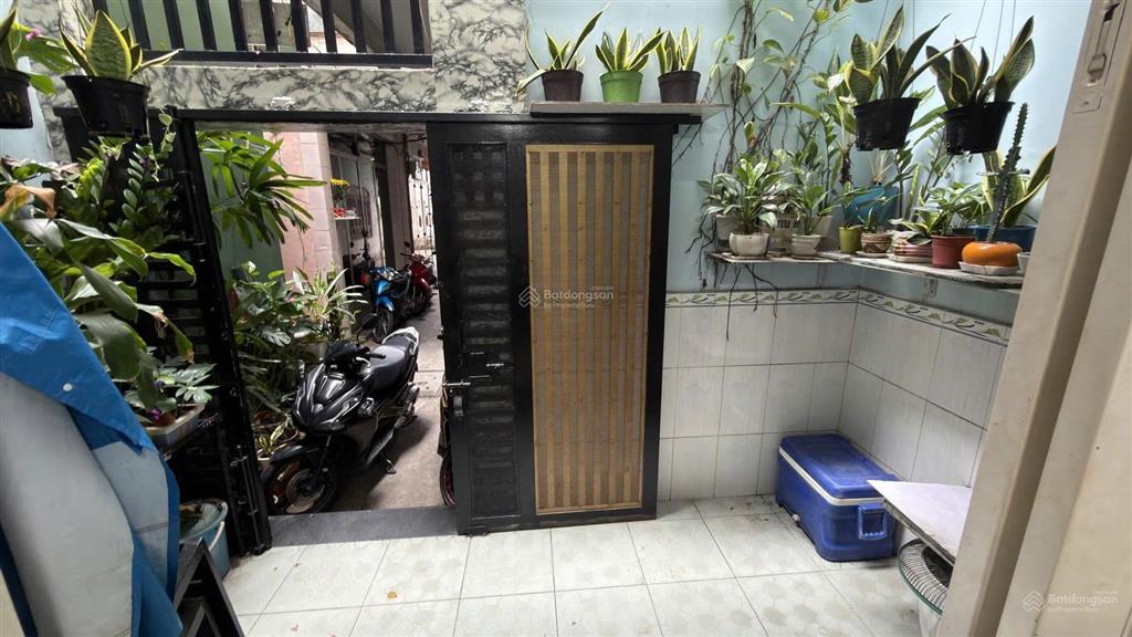 Chính chủ bán nhà hxh 373 lý thường kiệt tân bình 5 tầng btct giá 5,3 tỷ.