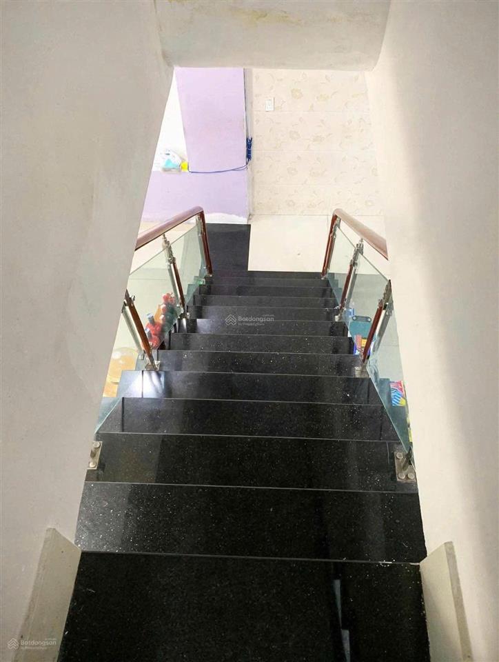 Bán nhà hxh trịnh đình trọng tân phú 60m2  3 pn nhỉnh 5 tỷ.