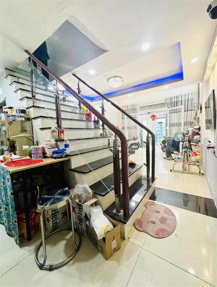 Bán nhà hxh trịnh đình trọng tân phú 60m2  3 pn nhỉnh 5 tỷ.