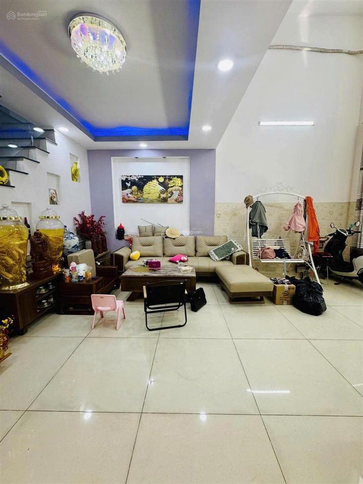 Bán nhà hxh trịnh đình trọng tân phú 60m2  3 pn nhỉnh 5 tỷ.