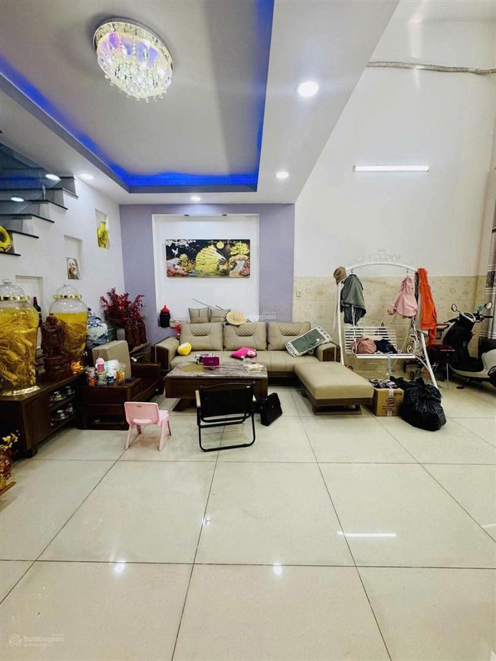 Bán nhà hxh trịnh đình trọng tân phú 60m2  3 pn nhỉnh 5 tỷ.