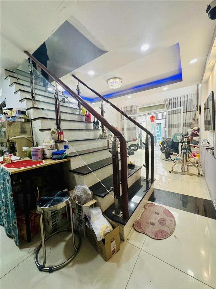 Bán nhà hxh trịnh đình trọng tân phú 60m2  3 pn nhỉnh 5 tỷ.