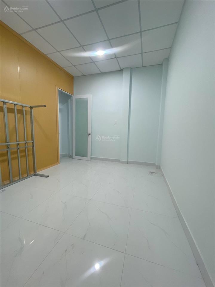 Bán nhà gần chợ tân hương tân phú 24 m2 2 pn nhỉnh 2 tỷ!