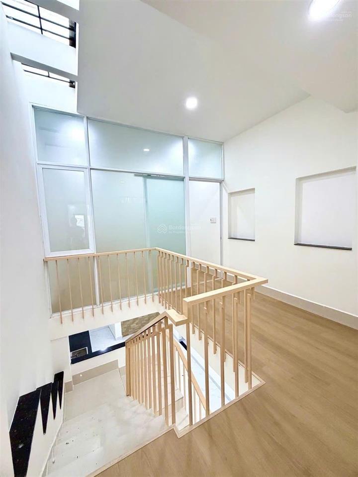 Bán nhà hxh lạc long quân tân bình 70m2  3 phòng ngủ nhỉnh 7 tỷ.