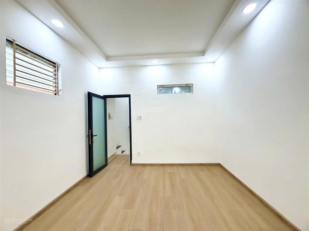 Bán nhà hxh lạc long quân tân bình 70m2  3 phòng ngủ nhỉnh 7 tỷ.