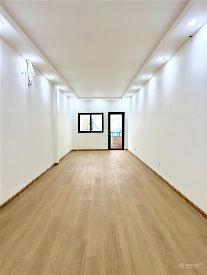 Bán nhà hxh lạc long quân tân bình 70m2  3 phòng ngủ nhỉnh 7 tỷ.