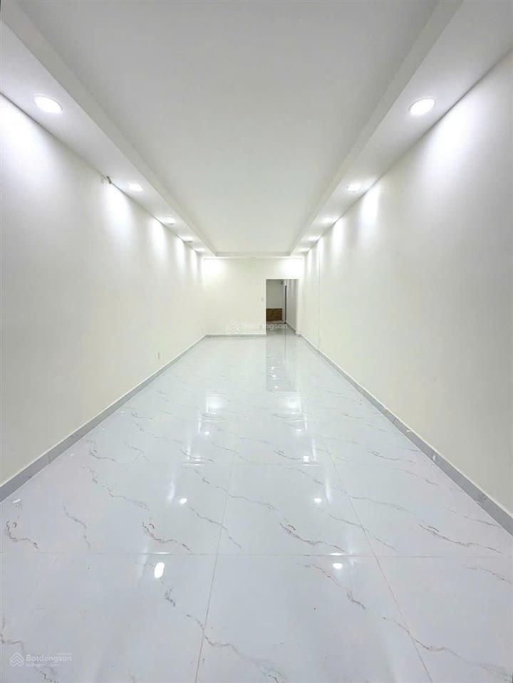 Bán nhà hxh lạc long quân tân bình 70m2  3 phòng ngủ nhỉnh 7 tỷ.