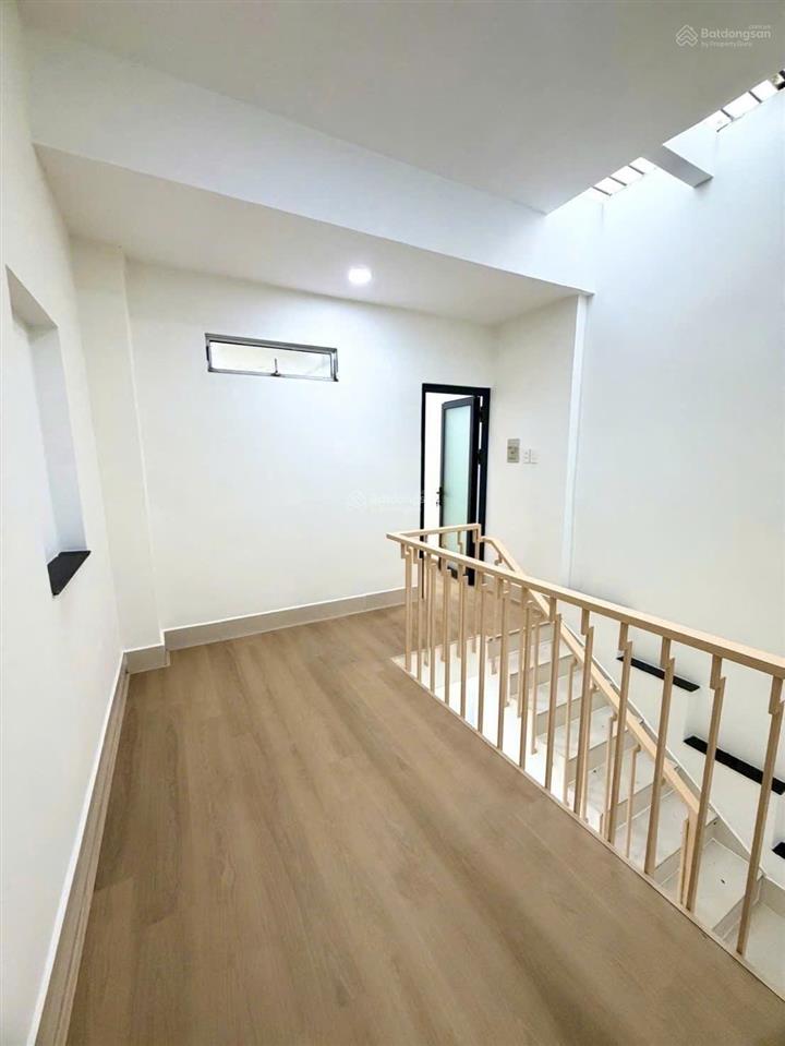 Bán nhà hxh lạc long quân tân bình 70m2  3 phòng ngủ nhỉnh 7 tỷ.