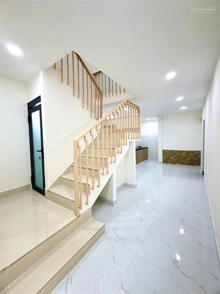 Bán nhà hxh lạc long quân tân bình 70m2  3 phòng ngủ nhỉnh 7 tỷ.