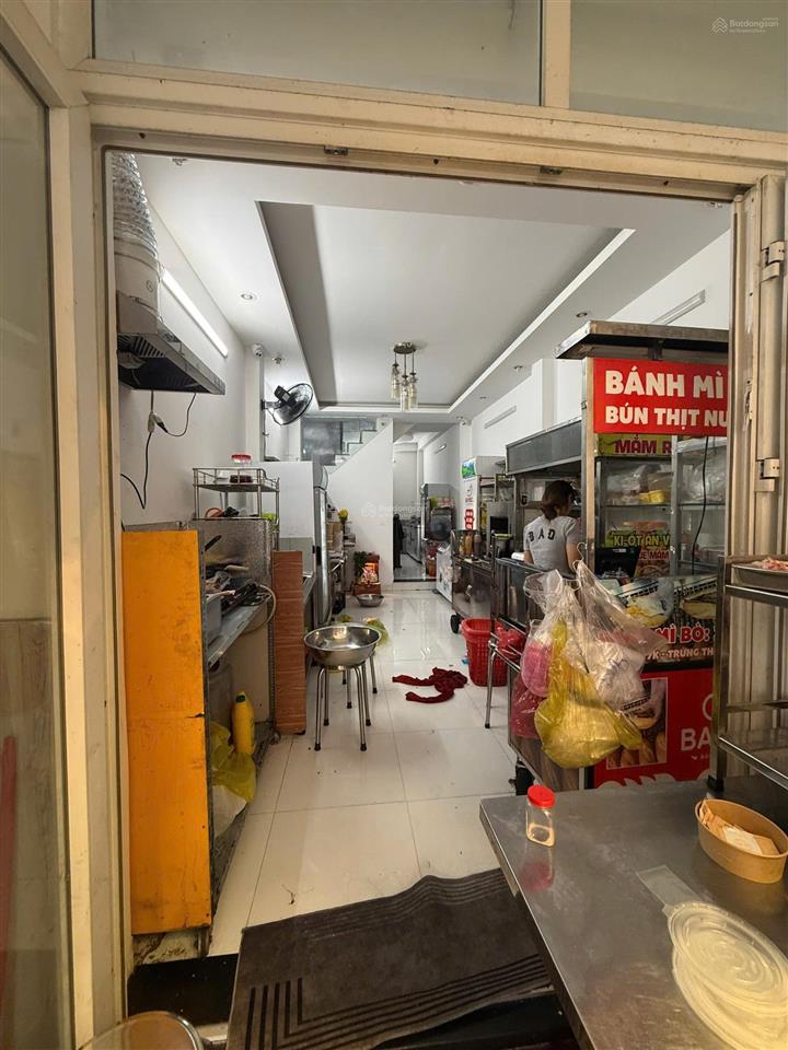 Bán nhà riêng tại hoàng hoa thám, 8,5 tỷ, 44,2 m2, 4pn, 3wc, 3 tầng, sdt/zalo 0978 529 ***