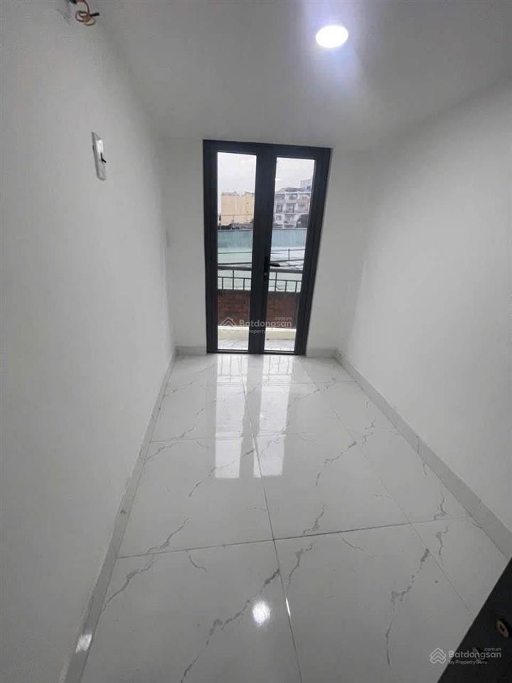 Bán nhà riêng tại ung văn khiêm, bình thạnh, 2,5 tỷ, 13m2, zalo 0978 529 ***