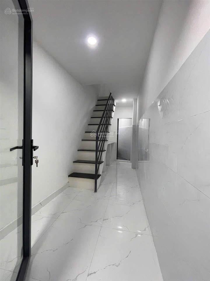 Bán nhà riêng tại ung văn khiêm, bình thạnh, 2,5 tỷ, 13m2, zalo 0978 529 ***