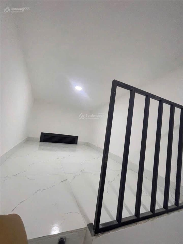 Bán nhà riêng tại ung văn khiêm, bình thạnh, 2,5 tỷ, 13m2, zalo 0978 529 ***
