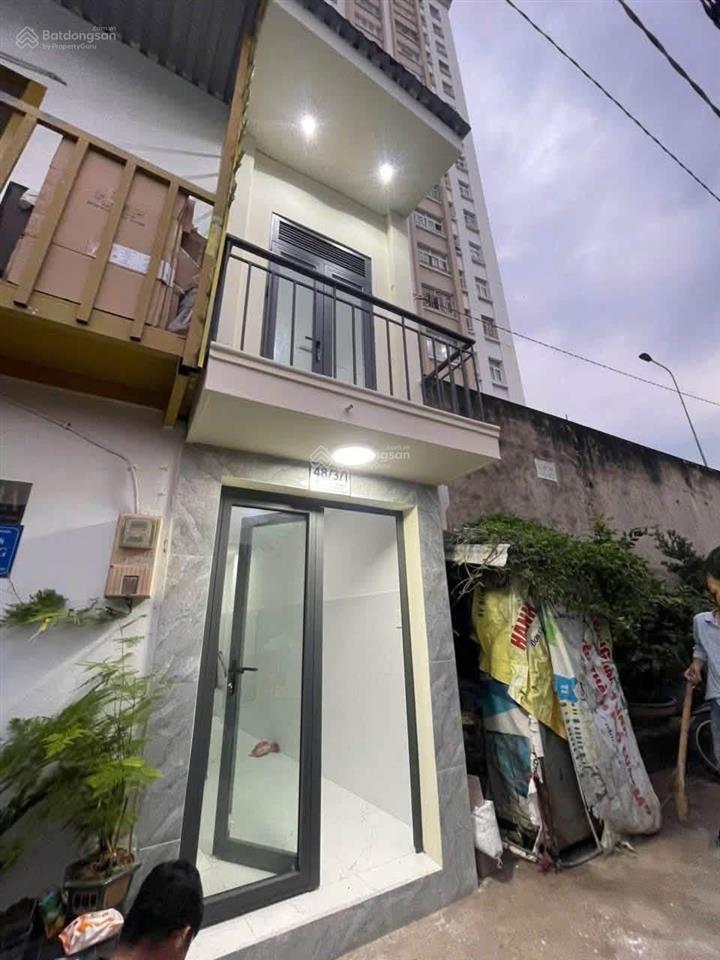 Bán nhà riêng tại ung văn khiêm, bình thạnh, 2,5 tỷ, 13m2, zalo 0978 529 ***