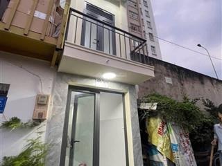 Bán nhà riêng tại ung văn khiêm, bình thạnh, 2,5 tỷ, 13m2, zalo 0978 529 ***