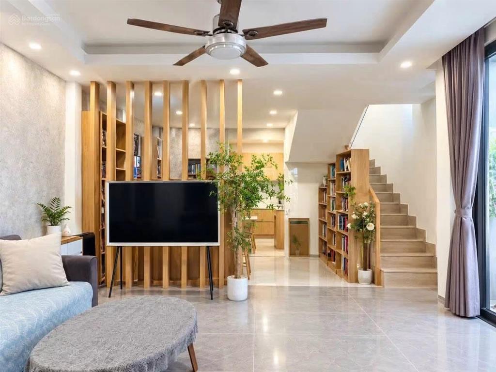 Bán gấp nhà riêng tại nguyễn văn đậu, 7,9 tỷ, 100m2, 3pn, 3wc, hồ bơi, zalo 0978 529 ***