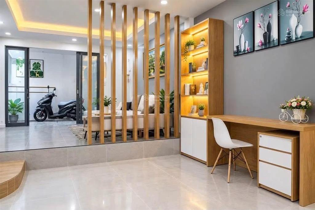 Bán gấp nhà riêng tại nguyễn văn đậu, 7,9 tỷ, 100m2, 3pn, 3wc, hồ bơi, zalo 0978 529 ***