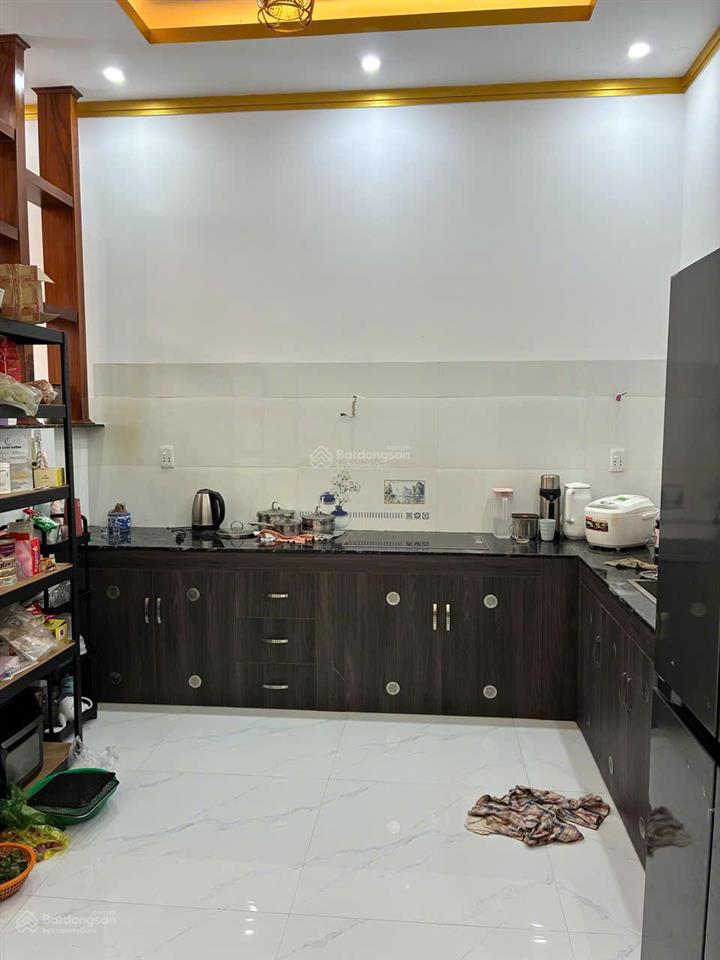 Chính chủ bán nhà full nội thất tại bà rịa full nội thất, có vườn rau và gara để ô tô riêng