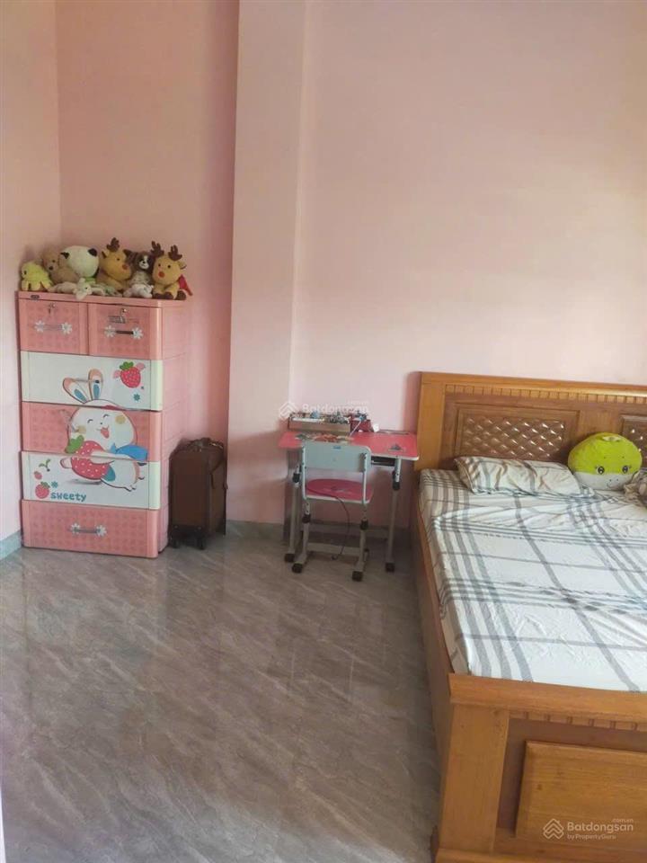 Cho thuê nhà 3pn, 3wc, nội thất đầy đủ, 12 triệu/tháng, có chỗ đậu oto tại nội khu vsipquảng ngãi