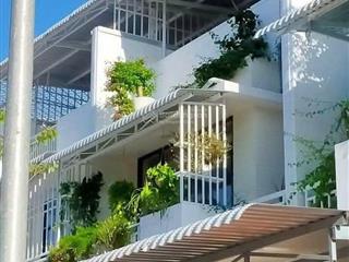 Cho thuê nhà 3pn, 3wc, nội thất đầy đủ, 12 triệu/tháng, có chỗ đậu oto tại nội khu vsipquảng ngãi