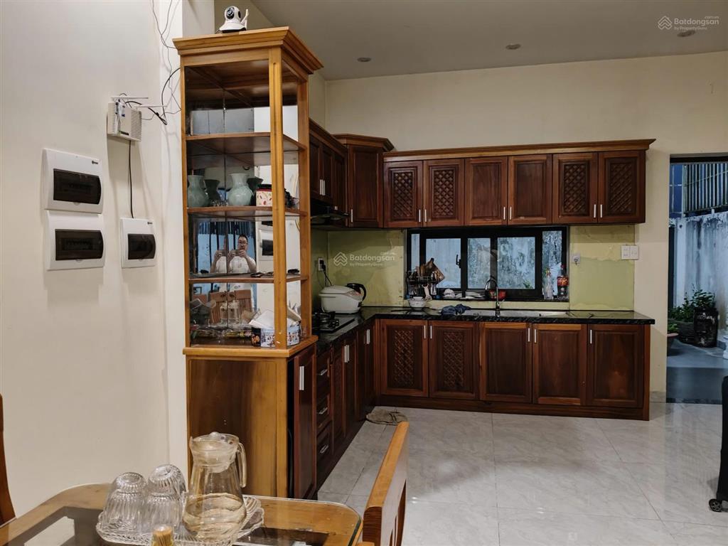 Cho thuê nhà 3pn, 3wc, nội thất đầy đủ, 12 triệu/tháng, có chỗ đậu oto tại nội khu vsipquảng ngãi