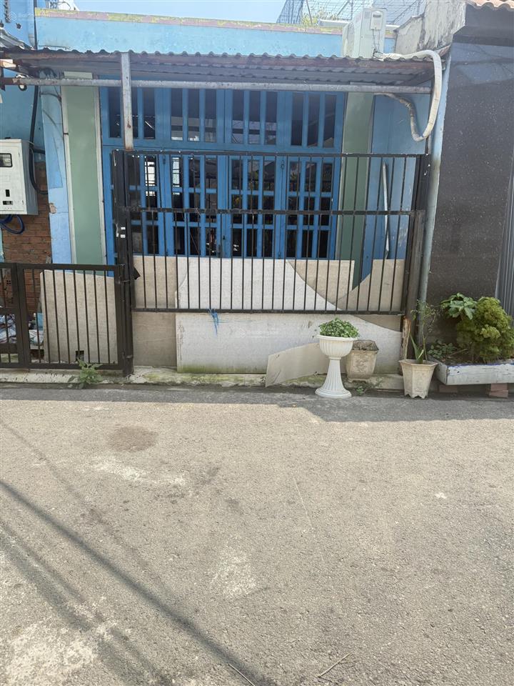 Bán nhà hẻm nhựa, ngang 5m, cấp 4, sổ hồng riêng. gần tân kì tân quí
