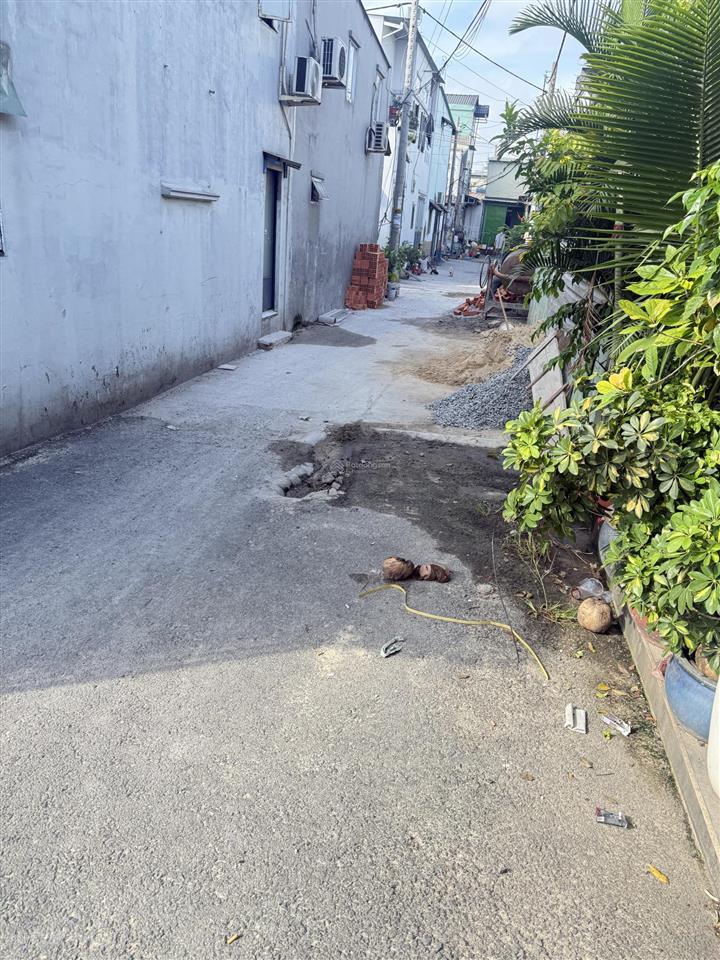 Bán nhà hẻm nhựa, ngang 5m, cấp 4, sổ hồng riêng. gần tân kì tân quí