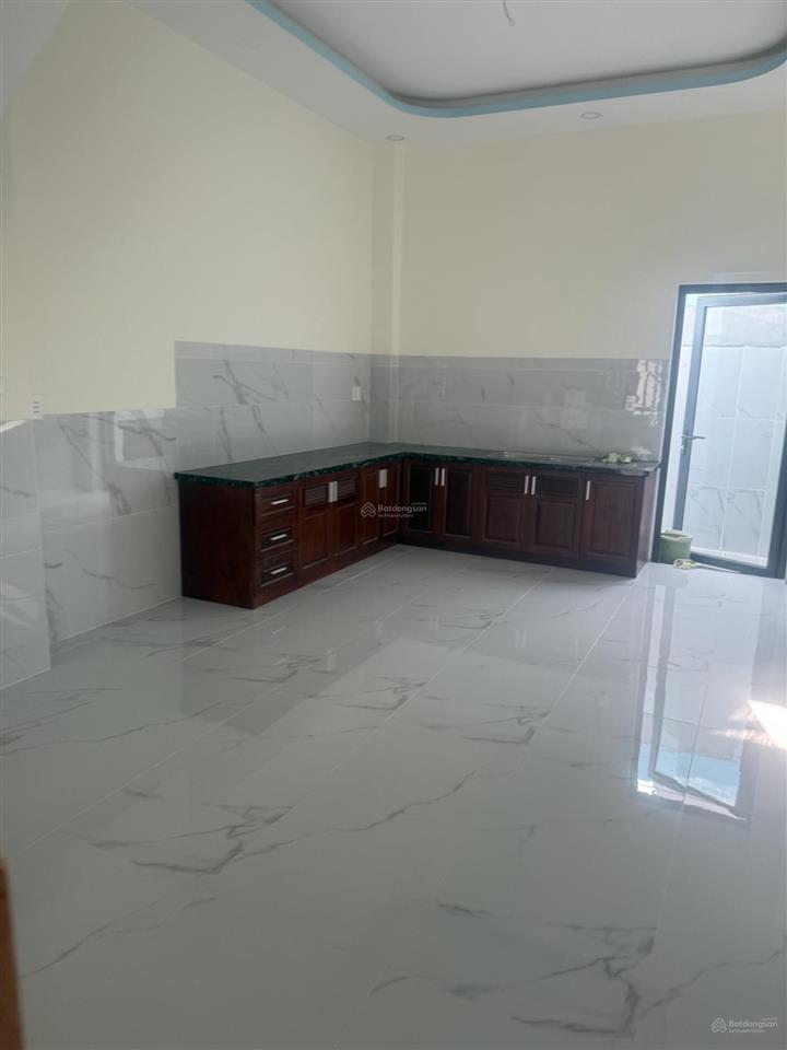 Chính chủ bán nhà mới xây, 4 tầng, hẻm xe tải vào tận cửa, ngang 4m, vuông vức. bình tân giáp tp