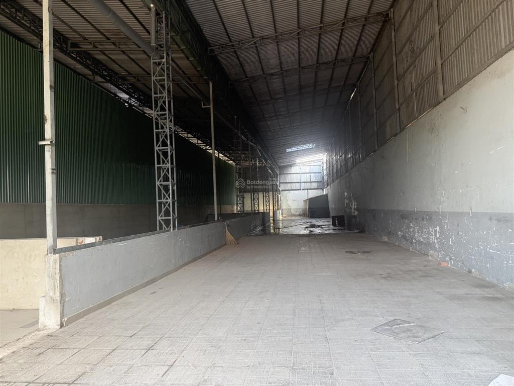 Chính chủ bán kho xưởng 1000m2. đang cho thuê dòng tiền ổn định 55 tr/ tháng. bình tân, đường 8m