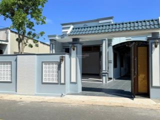 Lộc an nhà đẹp đi bộ ra bãi tắm
dt 270m28x32160m thổ cư nở hậu
hướng đông nam mát mẻ