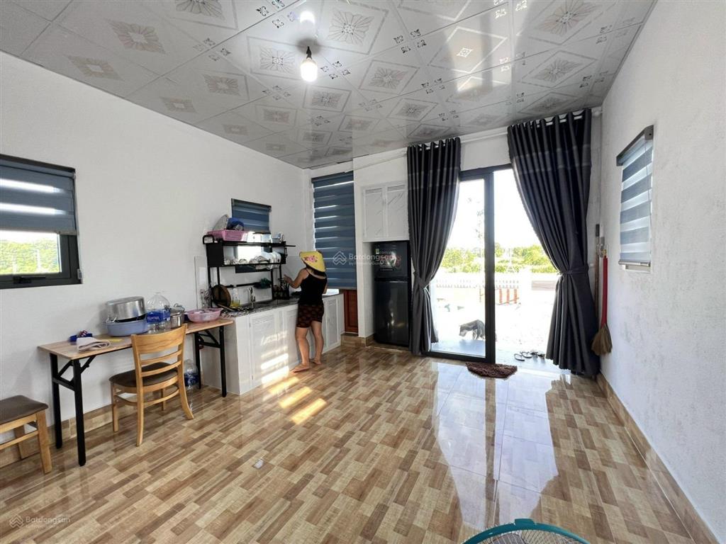 Bán căn nhà nhỏ xinh 2 pn  gần biển phước hải. dt đất 155m2 (7x22m) full thổ cư mt đường nhựa