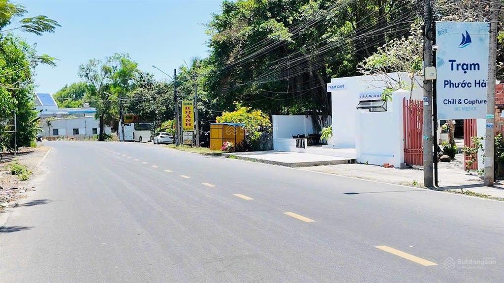 Cách bãi tắm,quảng trường 900m
phước hải tp hcm
khu vực homestay,coffe nhà hàng dân cư đông